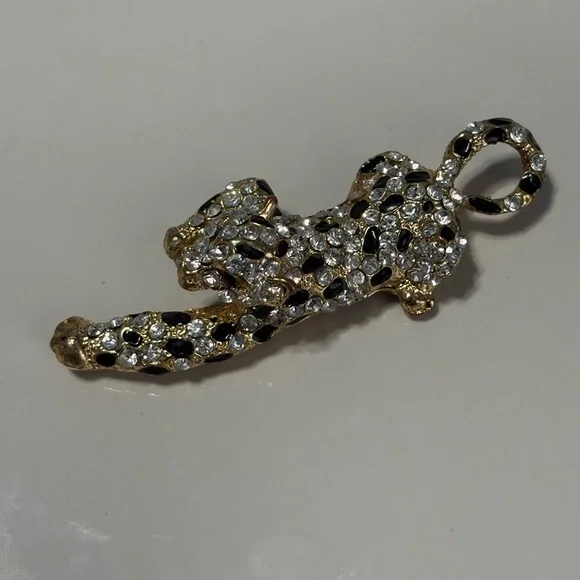 Sale!!! Betsey Johnson Leopard Necklace (Just the Pendant) - Picture 1 of 5